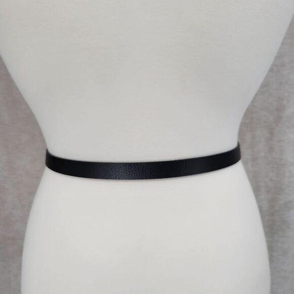 Chico's Hip Belt Black Leather and Silver Toned Chain and Toggle Style Buckle - Picture 7 of 12